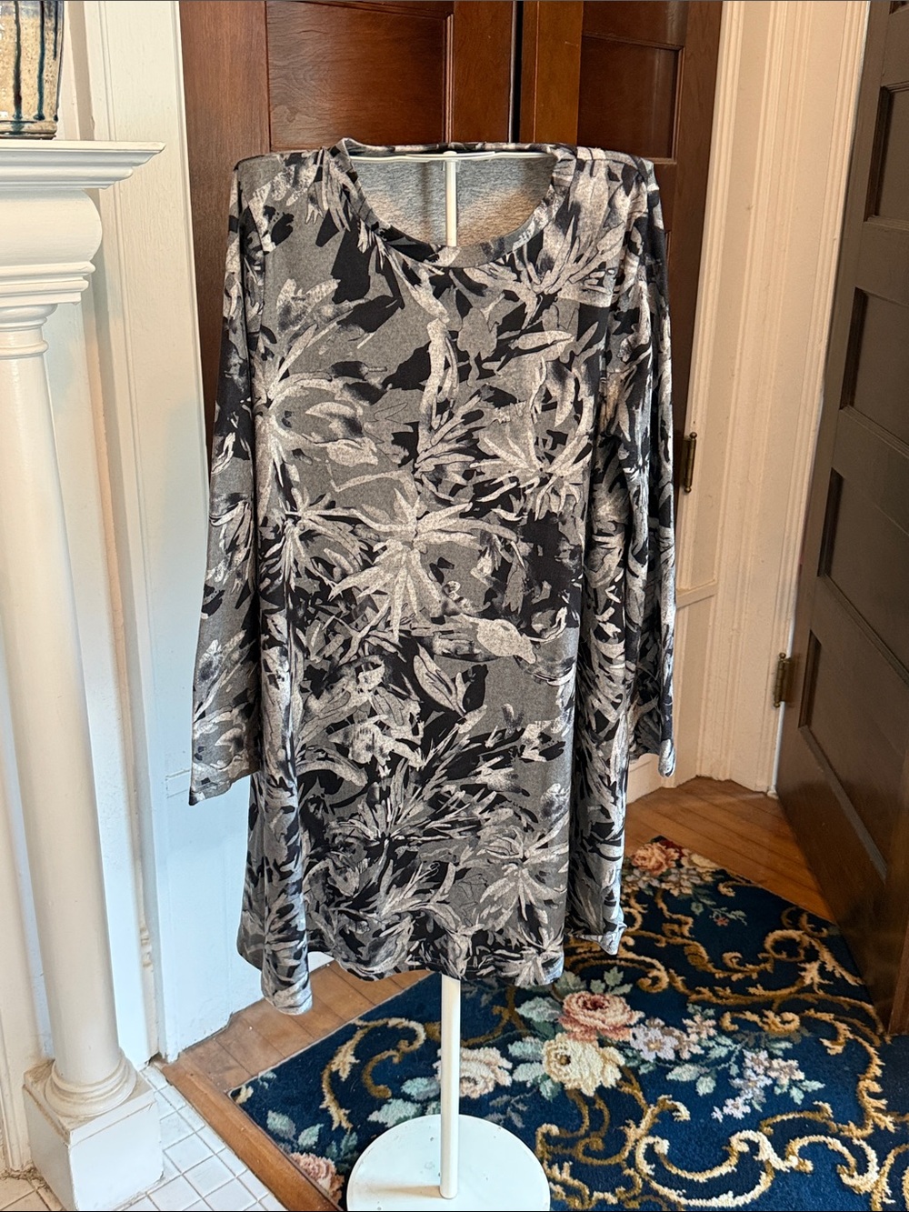 Aryeh Black & Gray Floral Long-Sleeve Swing dress- worn twice